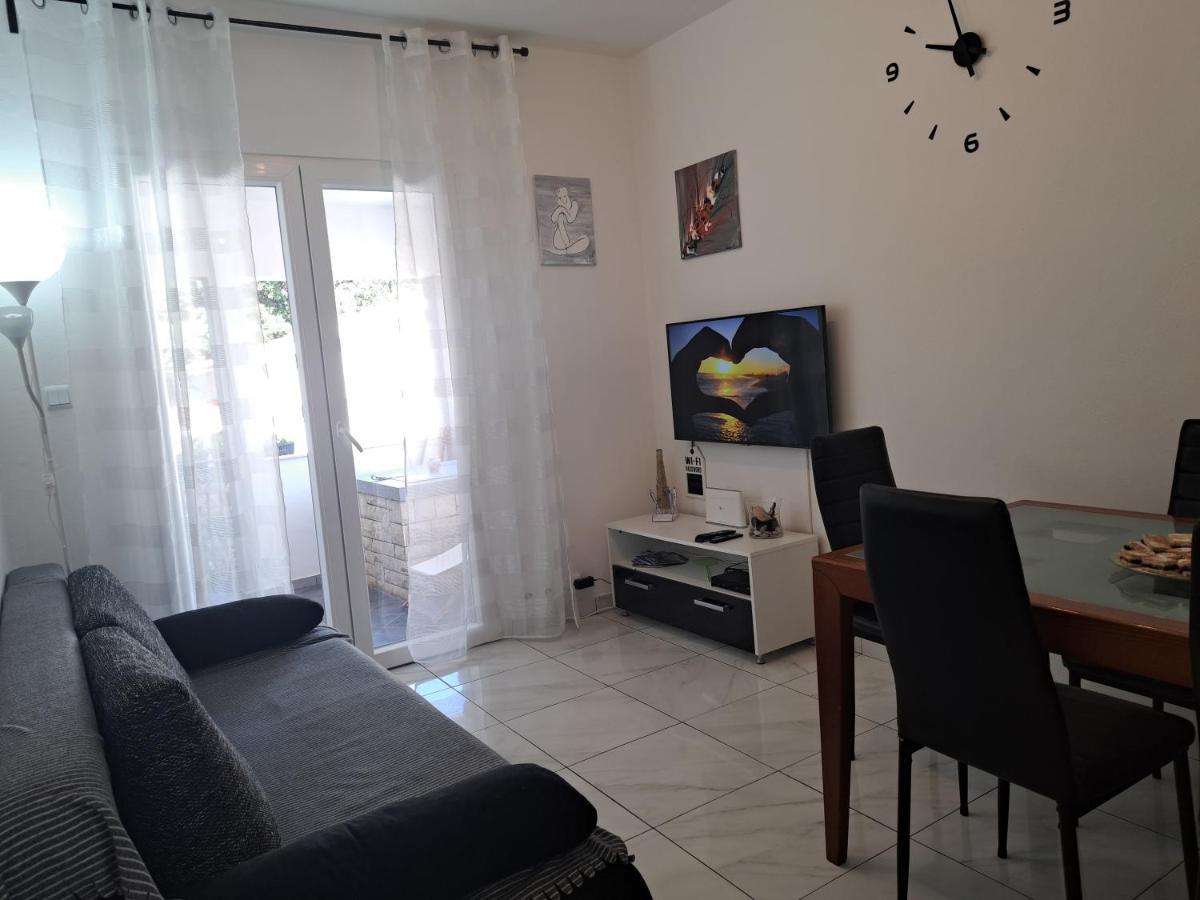 Apartment Lavanda Nova Ražanj Eksteriør bilde